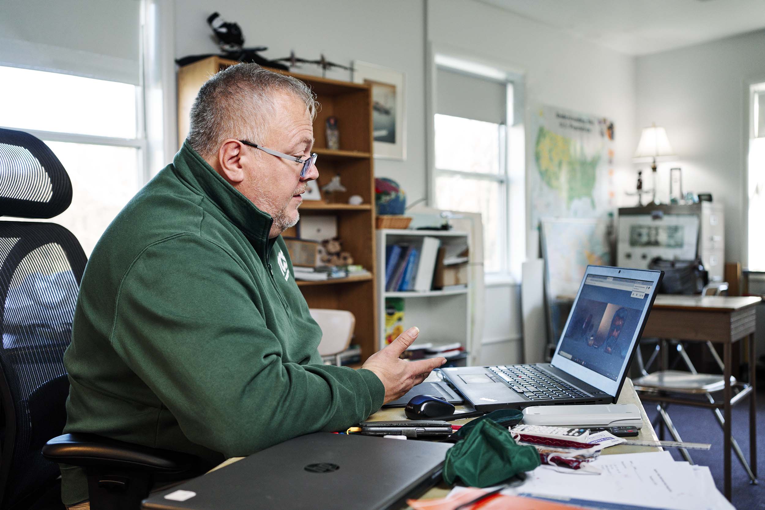 Steven Burtch with laptop photo