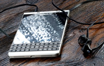 Glenn Rowe | In a bid to save itself, Blackberry to stop making Blackberrys