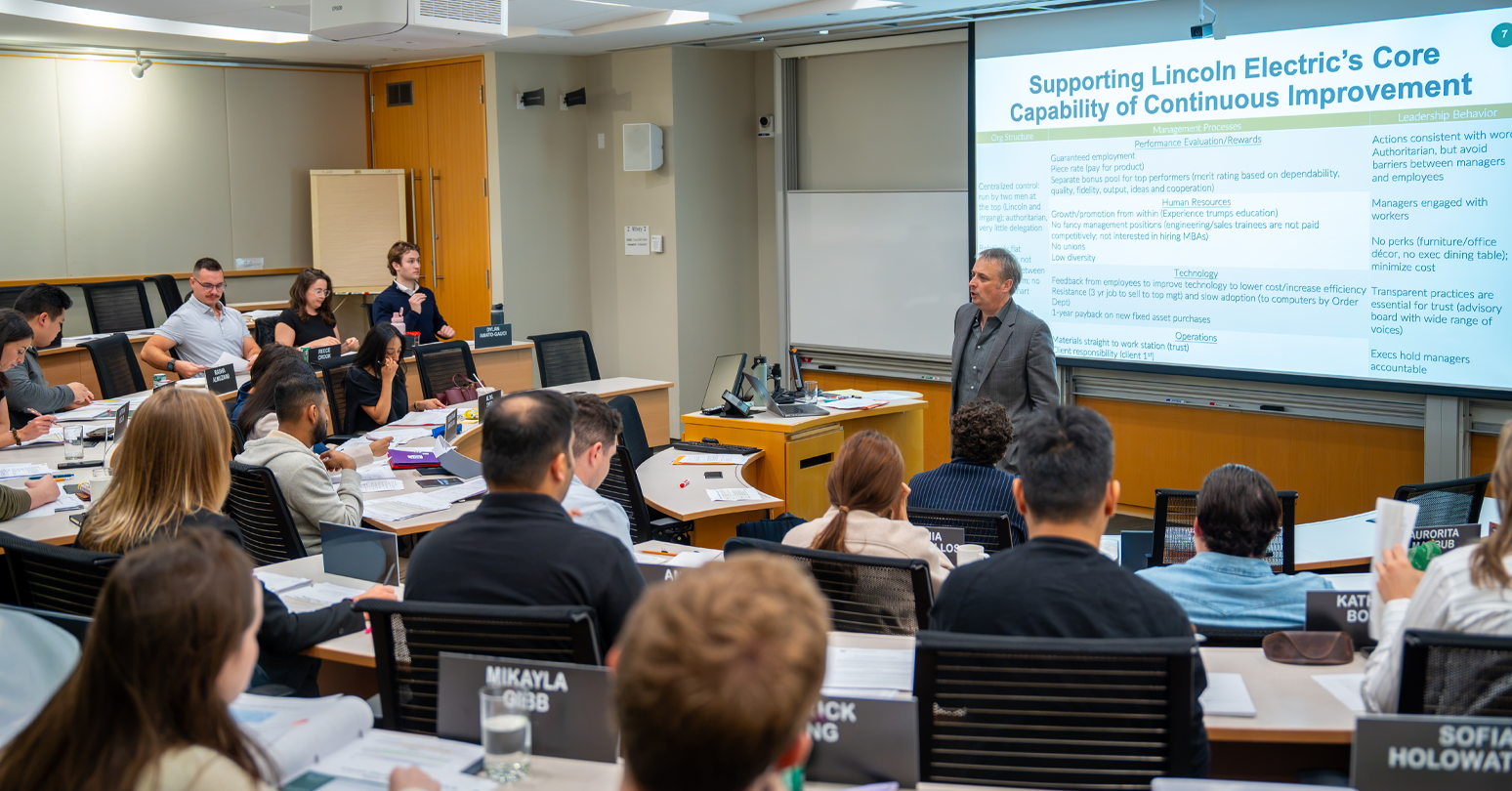 Lee Watkiss Teaching A GDM Class In Toronto