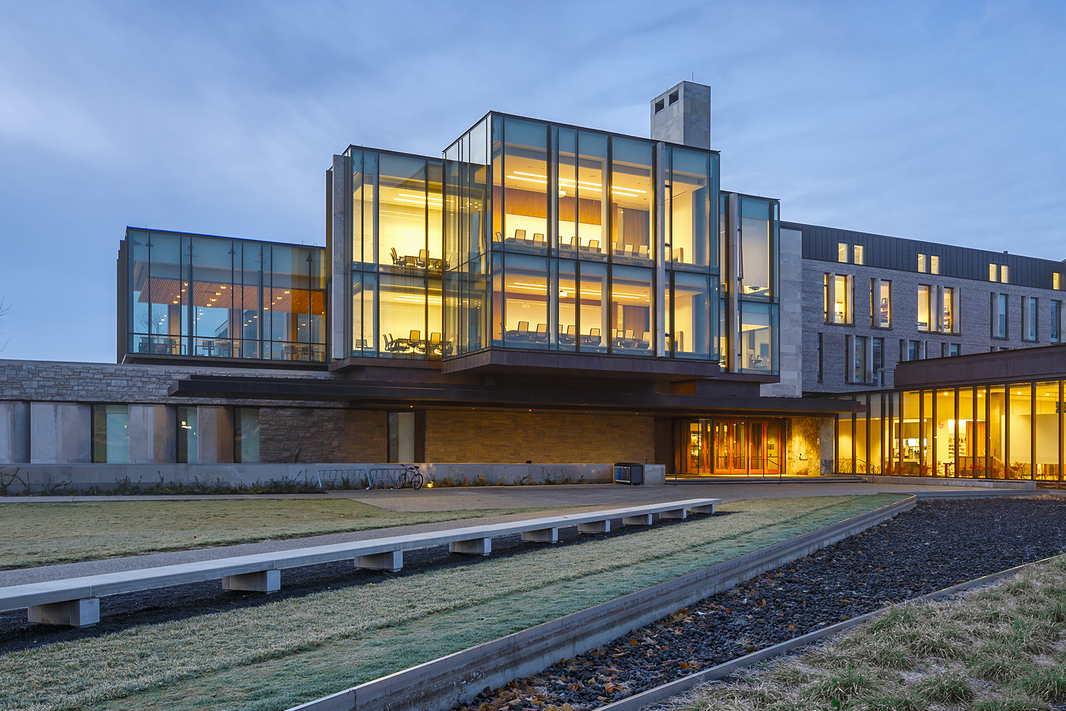 ivey building 02.jpg