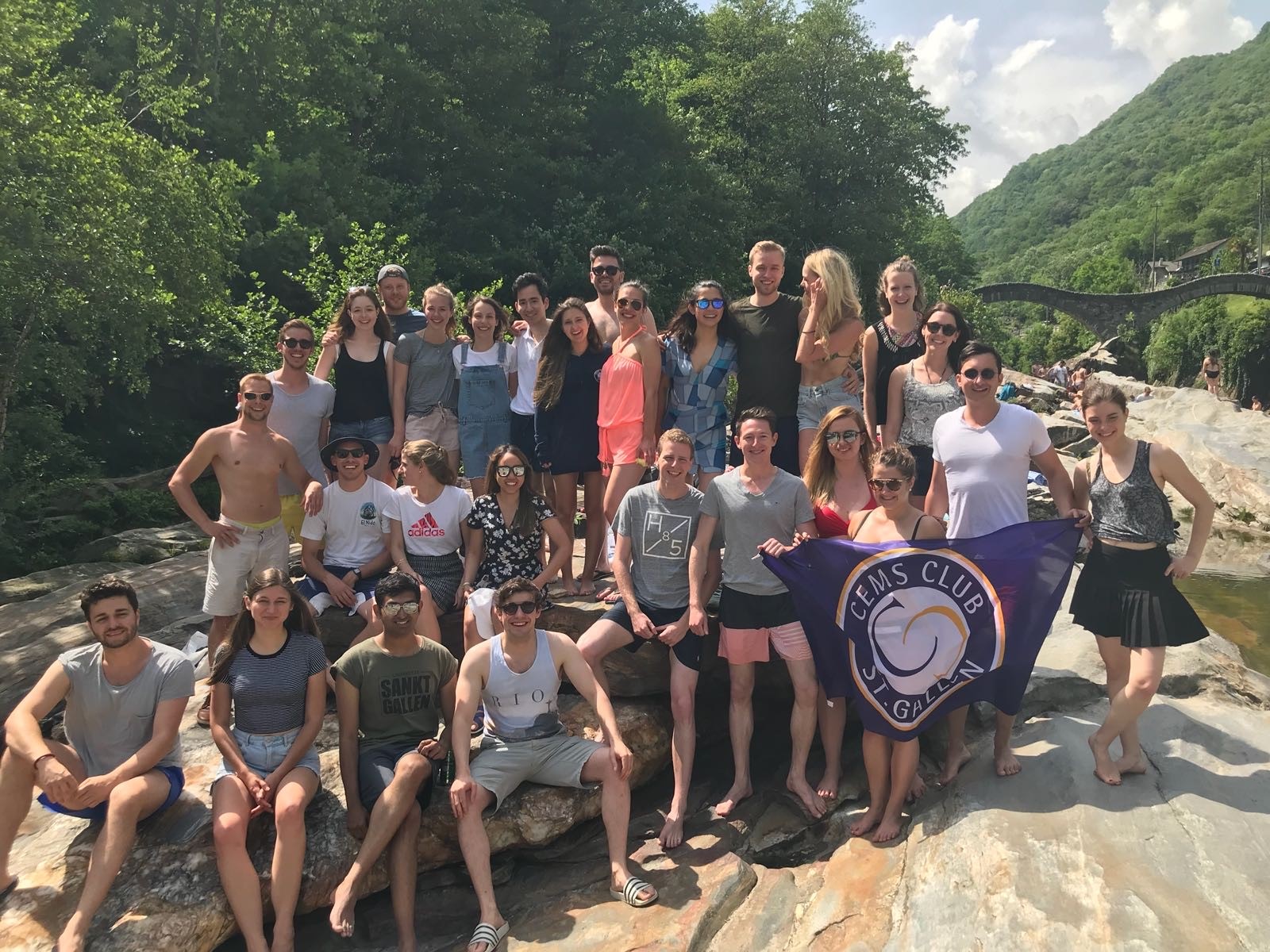 Group picture in the Valle Verzasca