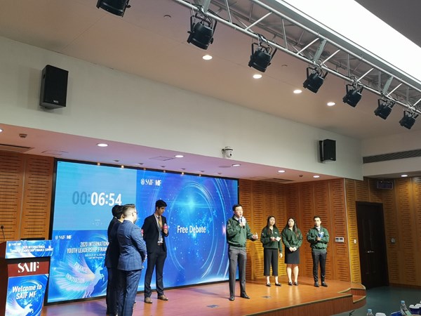 Ivey students presenting at the Shanghai Jiao Tong University