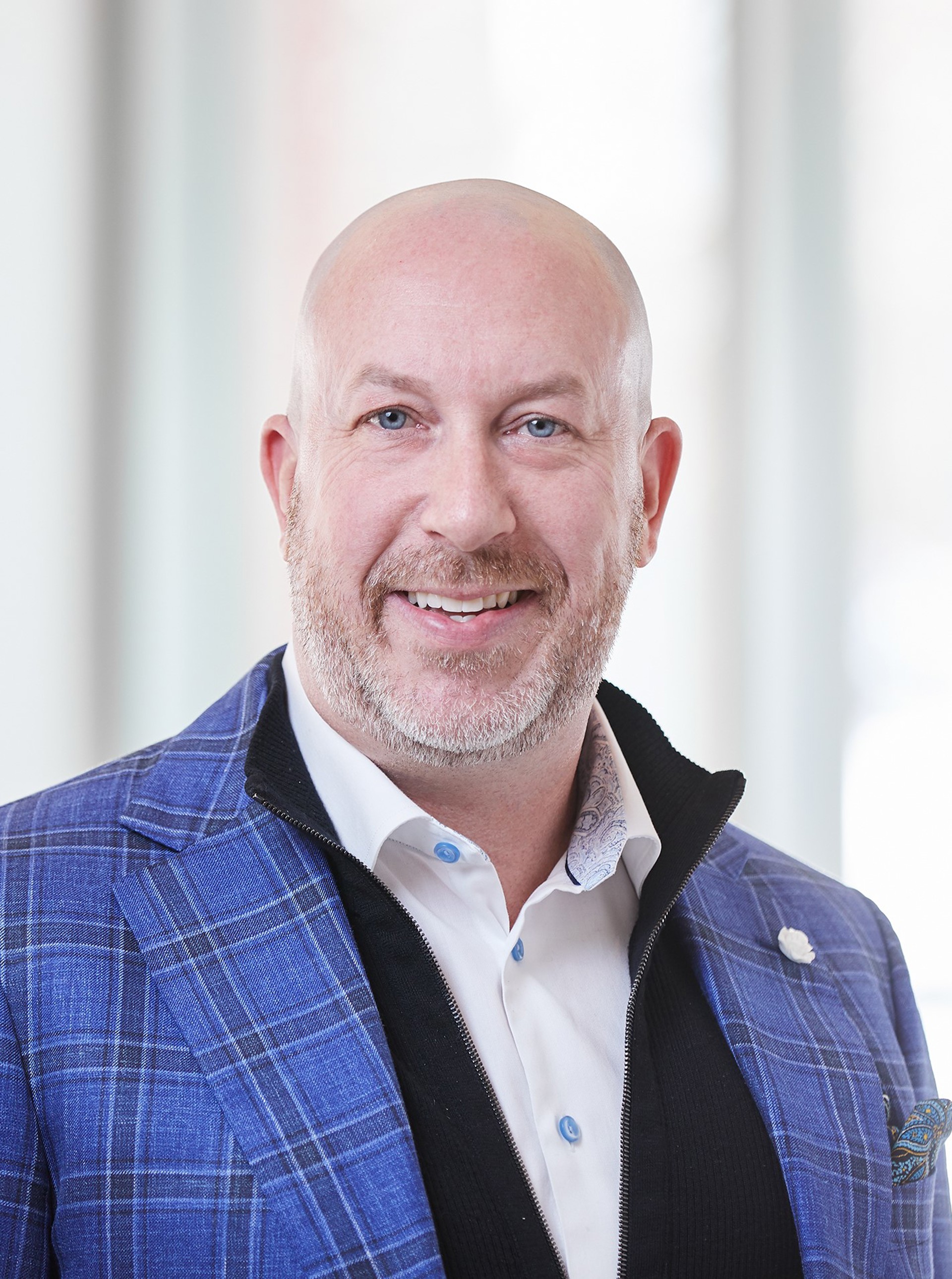 Headshot of Mark Healy 