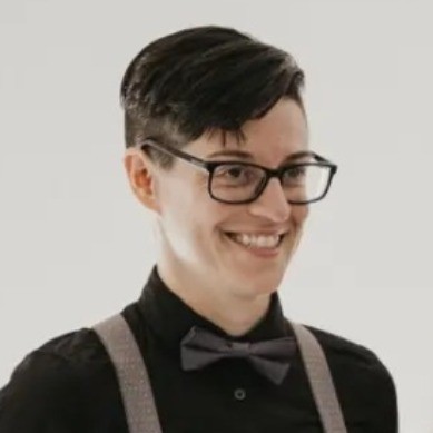 Kate Barnes Headshot