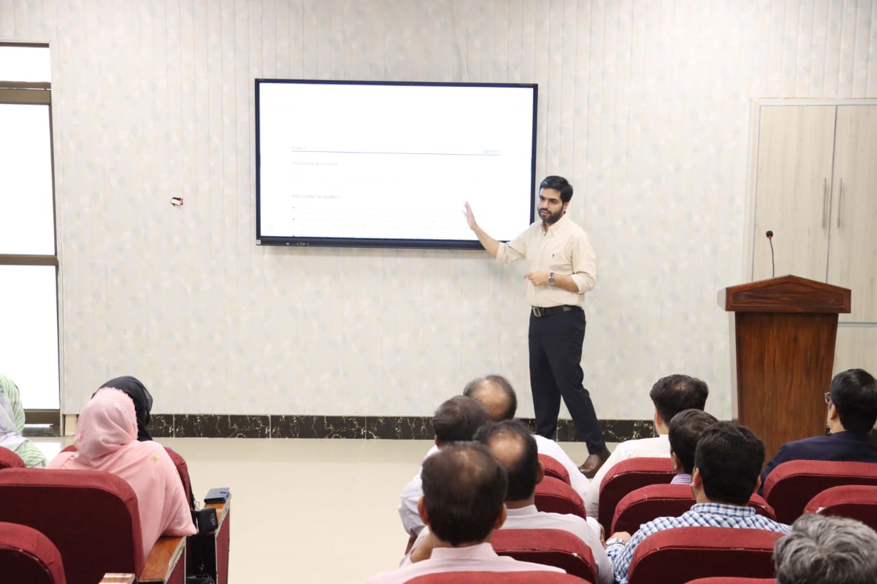 Professor Ahmad is explaining the case teaching method to the faculty members of Emerson University, Multan, Pakistan