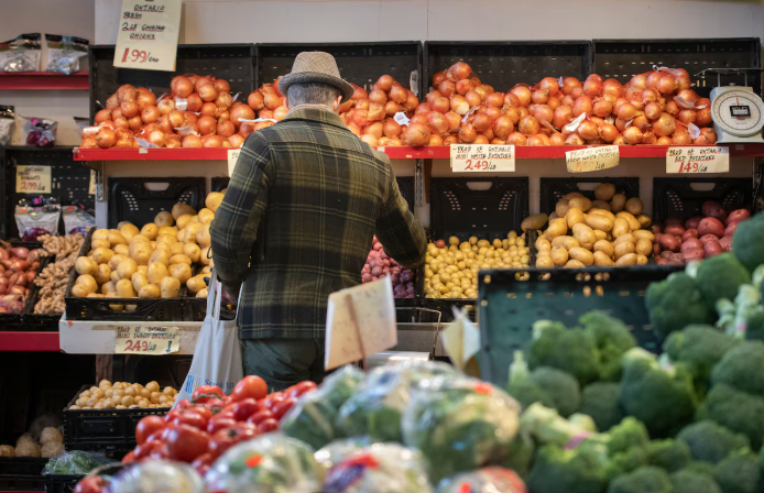 Canadians likely to see gas prices drop after U.S.-Iran ceasefire deal, but other cost relief will take longer 