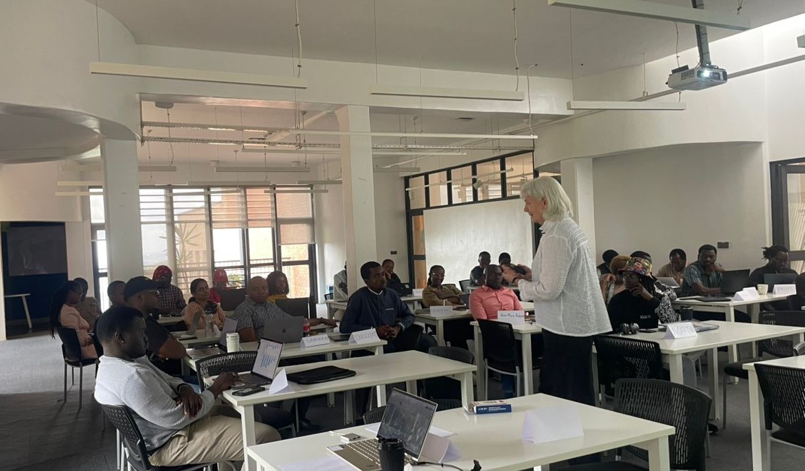 The session focuses on explaining the case method to faculty members of African Leadership University (ALU)