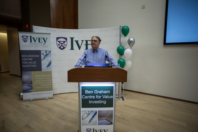 Rupel Ruparelia presenting to the students