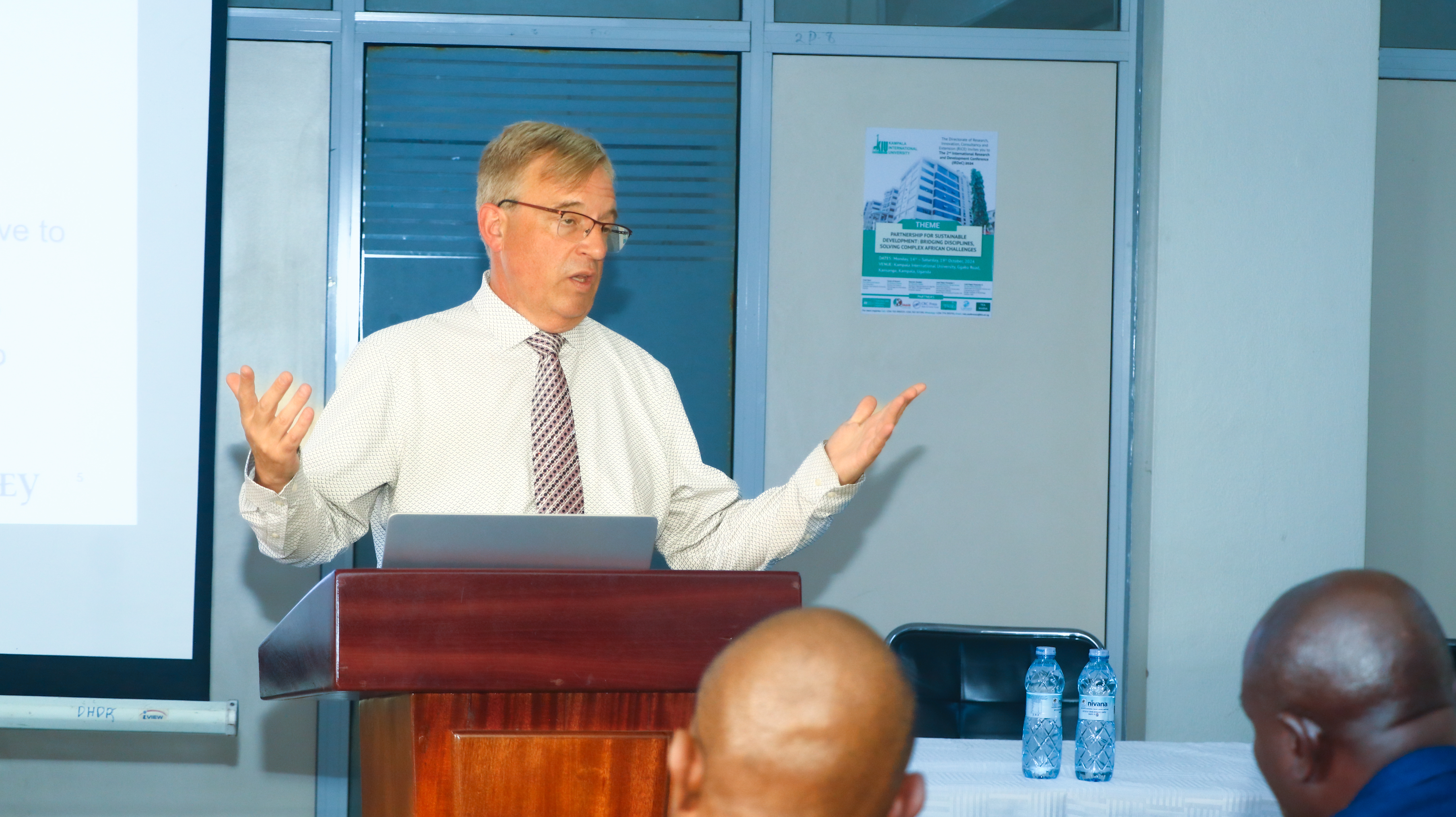 Professor Michael Roberts explaining the case teaching method to the faculties of KIU