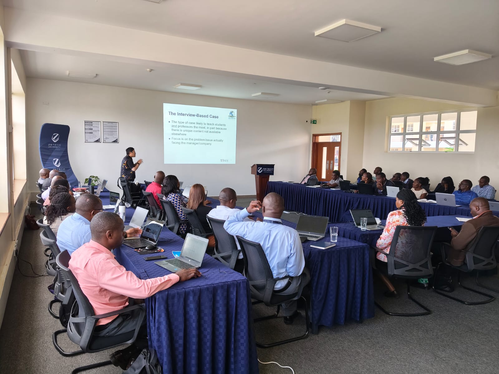 Prof. Su Liu in front of a full class of workshop attendees