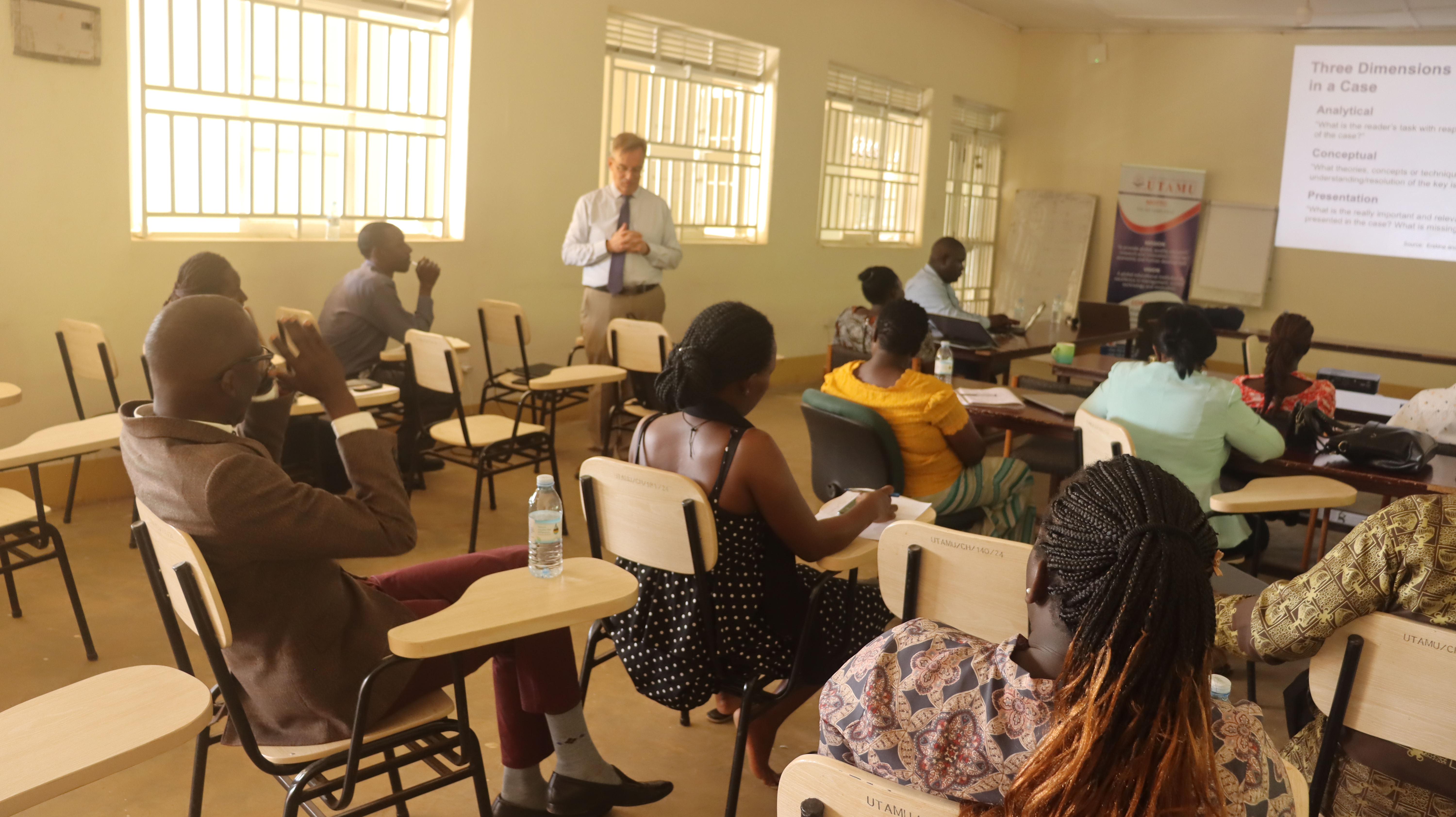 Conducting workshop on case-based teaching.
